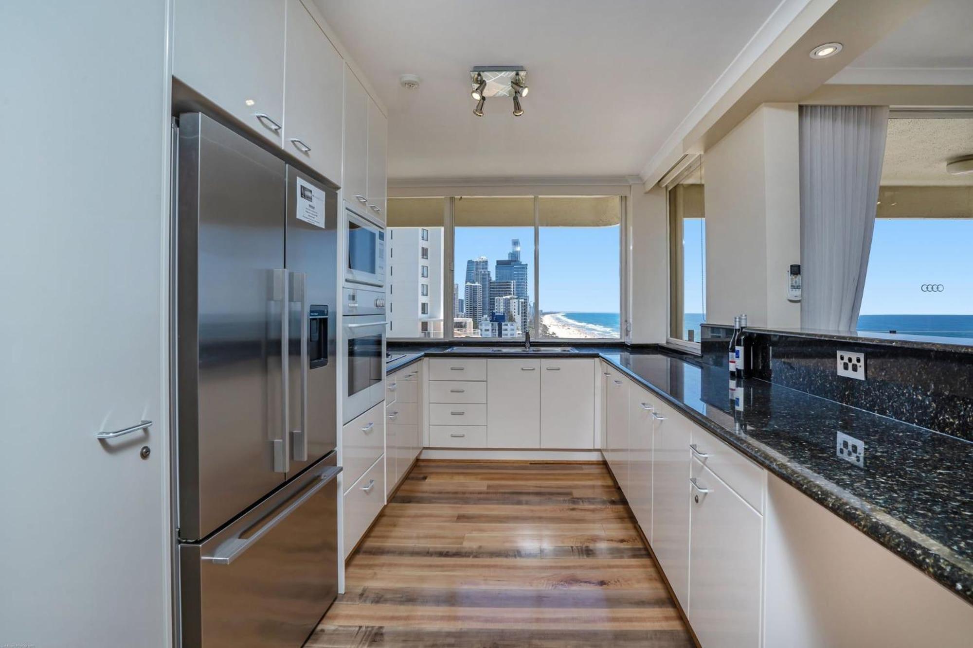 Dorchester On The Beach Gold Coast Exteriér fotografie