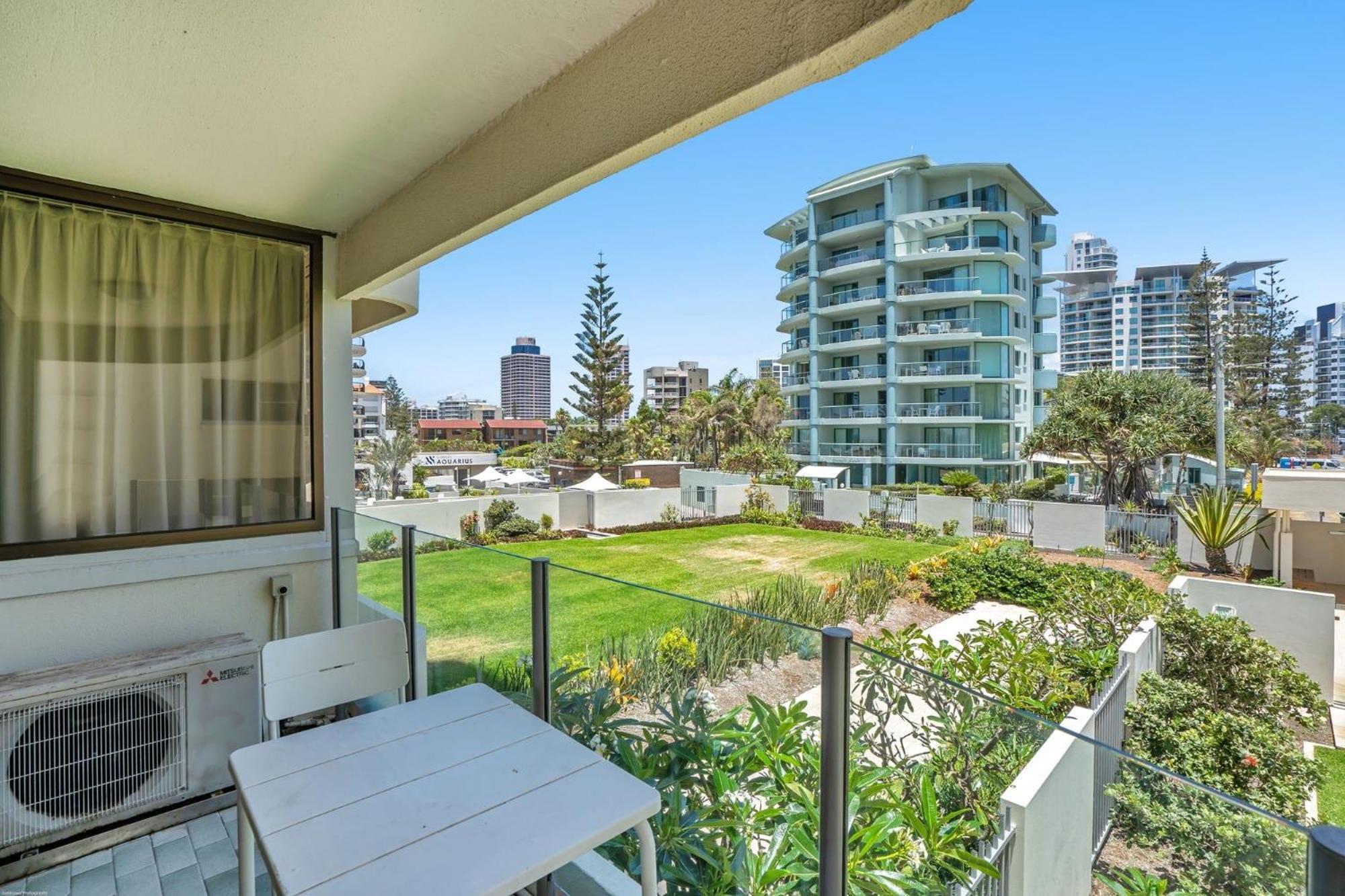 Dorchester On The Beach Gold Coast Exteriér fotografie