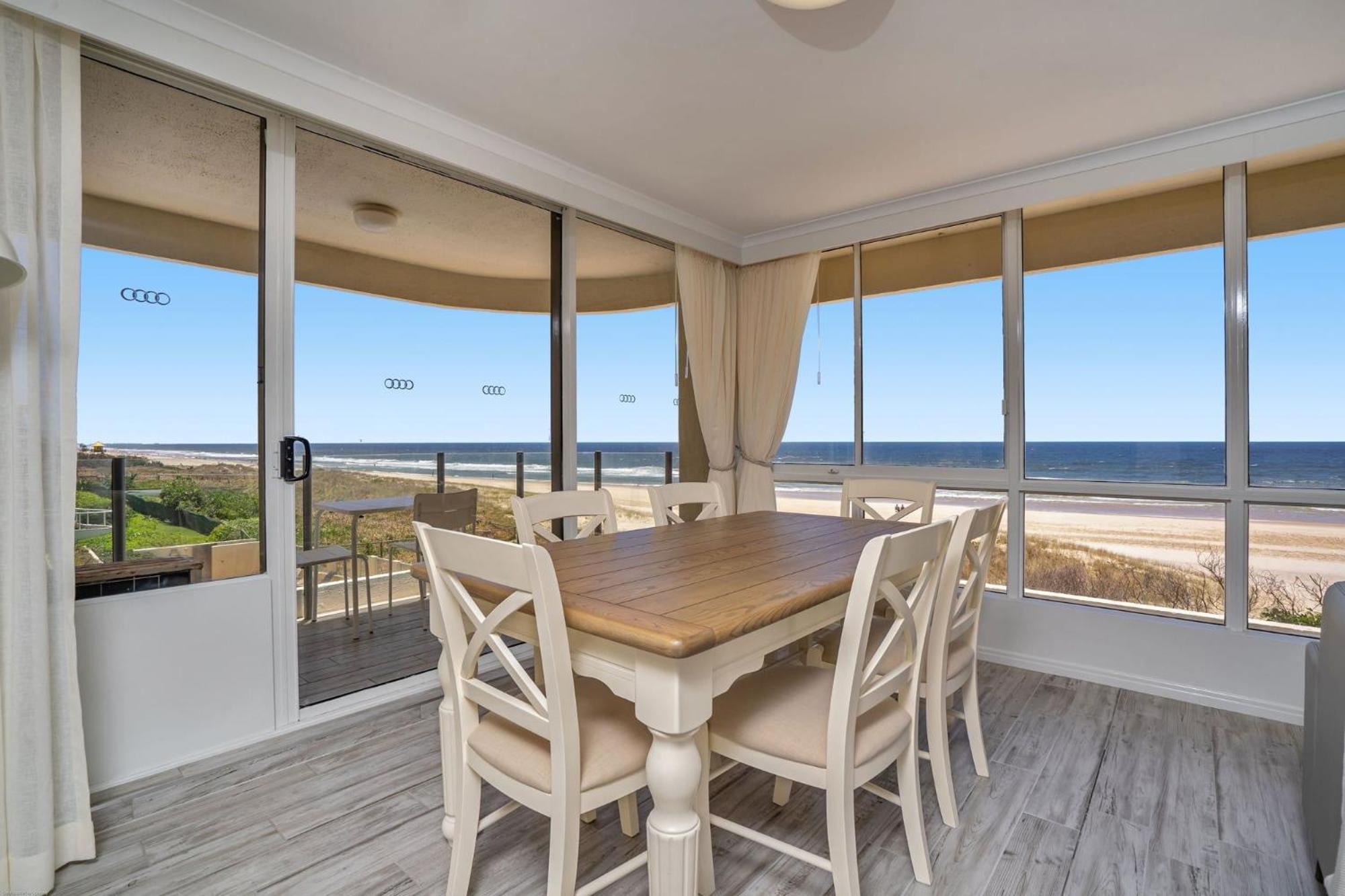 Dorchester On The Beach Gold Coast Exteriér fotografie